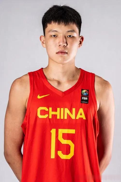 中国男篮下一位进军NBA的球员，会从这3人中产生！
1:  崔永熙，20岁，身高(3)