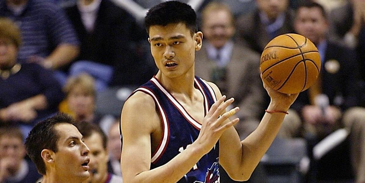 效力过NBA的6位中国球员薪水是多少？孙悦44万美元，易建联姚明呢(8)