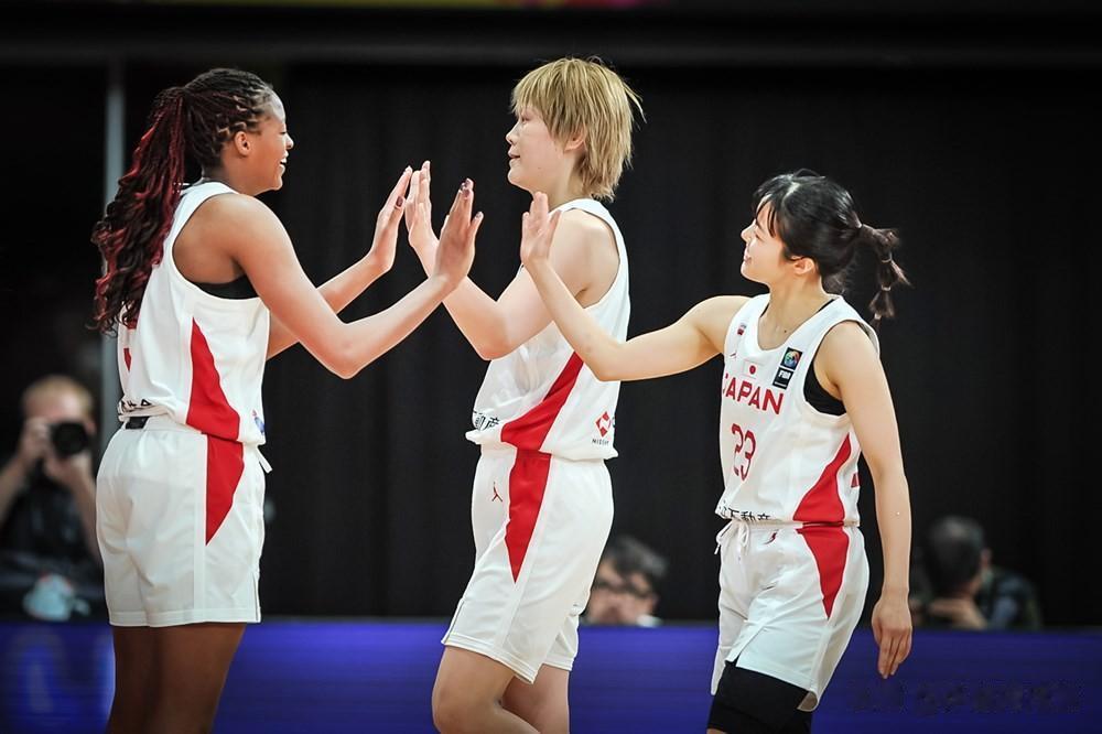 
卫冕冠军日本女篮小组赛首场结束
以94-53大胜中国台北女篮41分
马瓜-斯蒂(8)
