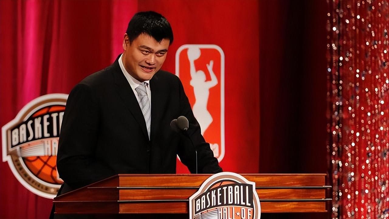 中国篮球协会宣布任命，38岁杨鸣获得提拔重用，郭艾伦道别祝福(1)