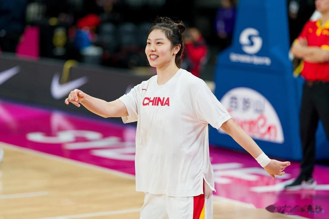 这届中国女篮并没有大家想象的那么强！打一个韩国队都那么费劲，可想而知碰到澳大利亚(4)