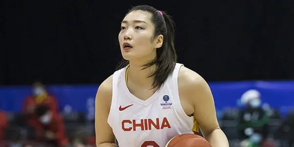 李梦引领中国女篮登顶亚洲杯，豪迈归来再战WNBA巅峰(2)