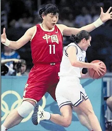 中国女篮历史十大球星，随便来两个任凭日本三分投疯她都赢不了！(7)