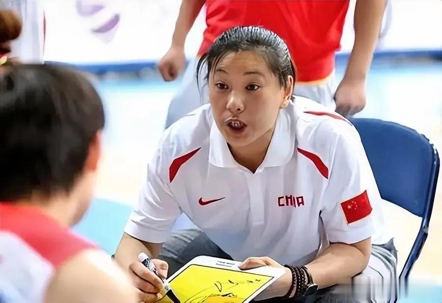 中国女篮∪16以73-95又被新西兰给打花了
中国U16女篮空有身高
技术粗糙。(1)
