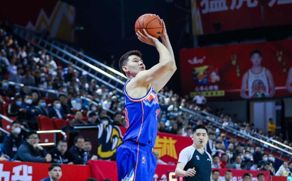 新疆男篮的未来已定！实力加强和年轻潜力是关键，篮球迷看出端倪(3)