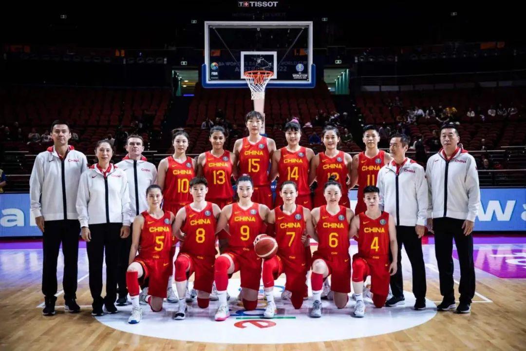 中国女篮想要在国际比赛保住底线，基本都要有个差不多的内线，如果没有你外线再牛也会(1)