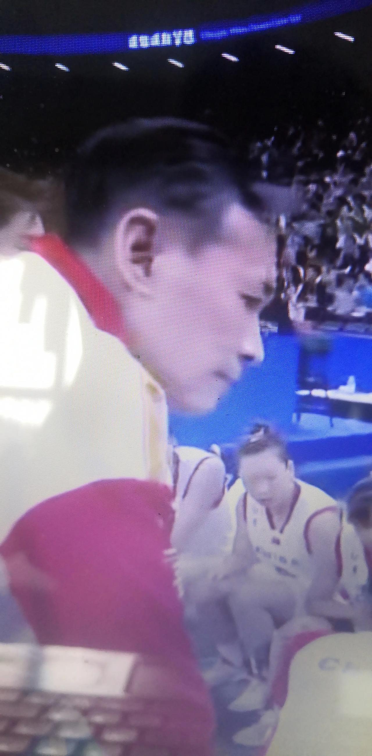 大运会中国女篮对阵波兰的上半场结束，中国37：29领先。
前国家队主教练许利民坐(3)