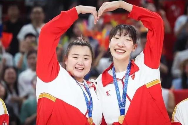 抗日成功，中国队夺冠！“女版奥尼尔”又火了(9)