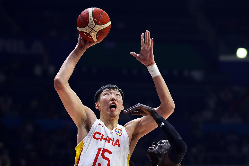 中国男篮两战输62分谁之过？杨毅的看法和苏群是不一致的(1)