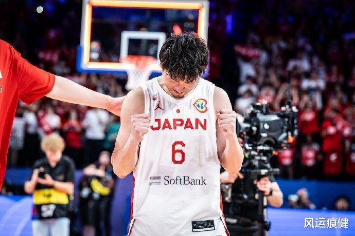 狂轰44+10！日本双煞爆发！日本男篮逆转击败委内瑞拉！(2)