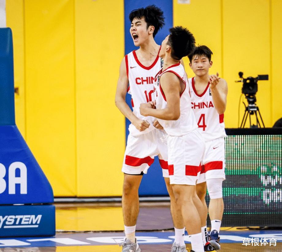 为国争光，中国男篮6分险胜，杀进4强锁定国际大赛资格，对手痛哭(2)