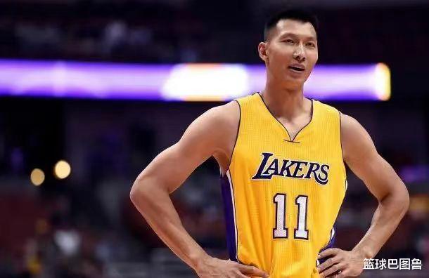 盘点进过NBA打球的6位中国球员：王治郅开辟先河，姚明大放异彩，周琦成了终章？(4)