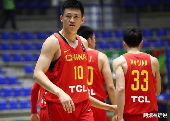 作为中国男篮的老队长，周鹏为中国男篮做了很大的贡献。(2)