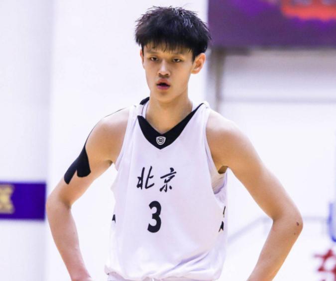 太可惜！中国男篮希望之星竟成玻璃人，连续两个赛季报销(6)