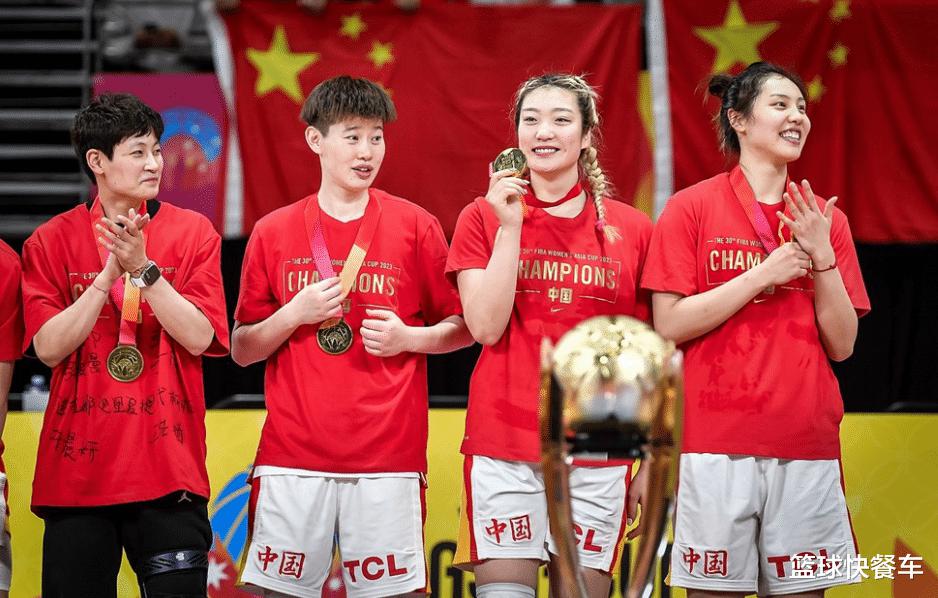 300块就能看18场球？中国女篮又被打回原形 夺冠背后仍有无奈？(2)