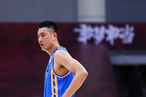翟晓川在篮球运动员的黄金年龄，他却已经下滑好几年了！(7)