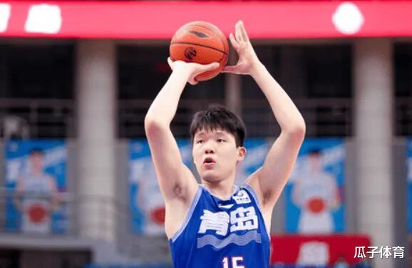 争气！继姚明、易建联之后，中国篮球运动员杨瀚森有望在首轮被NBA球队选中！(1)