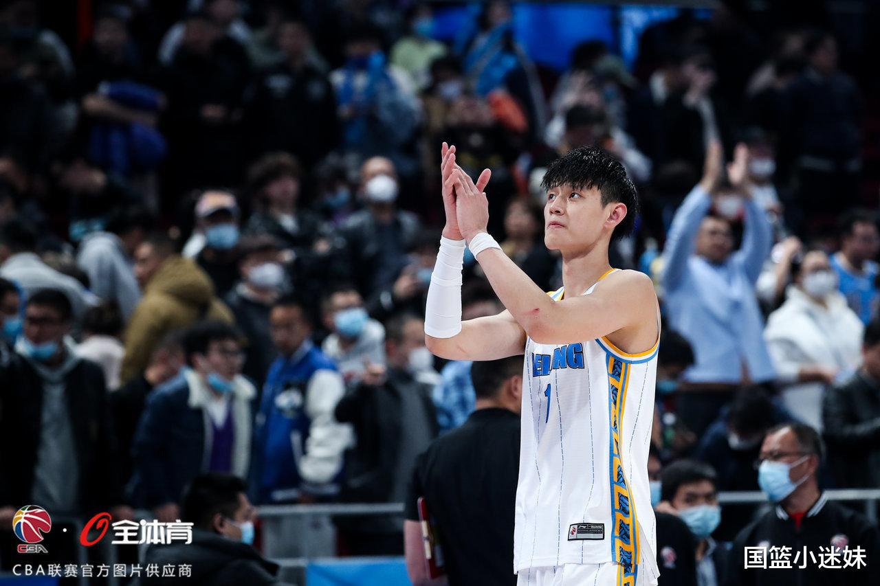 中国篮球大揭秘：一支CBA球队，一年要给球员发多少工资和奖金？(7)