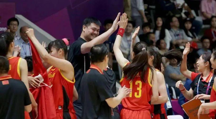 国际篮联重大官宣！中国女篮5名球员将携手冲击WNBA，姚明一针见血(3)
