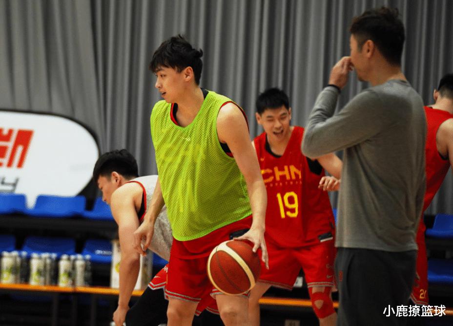太可惜！曝齐麟或因伤无缘亚洲杯预选赛，中国男篮12人大名单浮现(2)