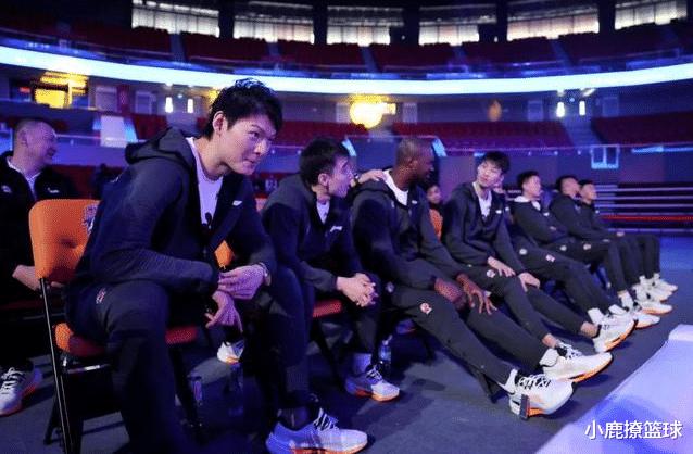 上海最新12人名单确定！王哲林联手3位NBA级外援，刘鹏目标进四强(4)