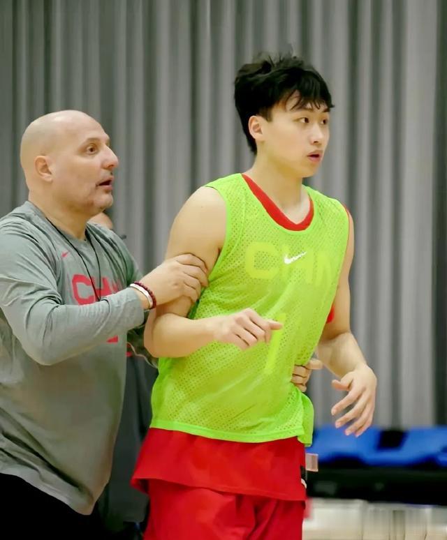 亚预赛中国战关岛！中国男篮将组建最强12人阵容，夺回小组第一(4)