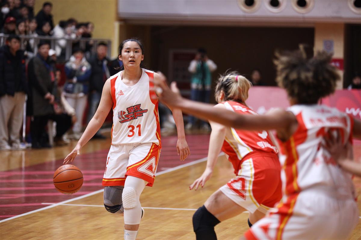 不惧卫冕冠军，武汉盛帆白鹤女篮打出赛季最佳半场(3)