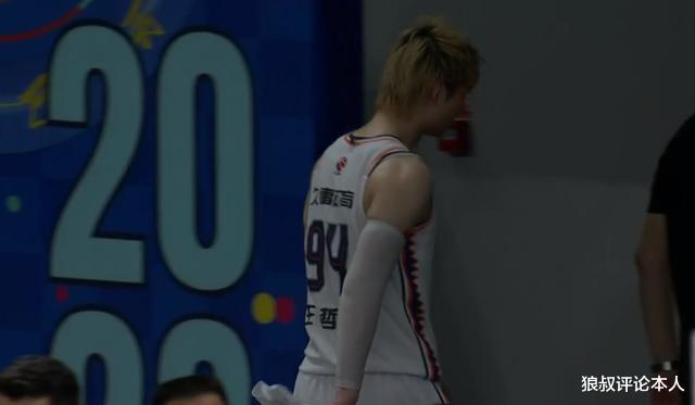 空砍24+10！30岁男篮国手拒绝握手提前离场 他是上海最想赢的球员(1)