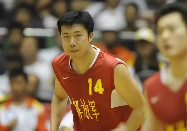 刘玉栋：男篮历史上算得上世界级的球员只有4人，他还不够格(16)