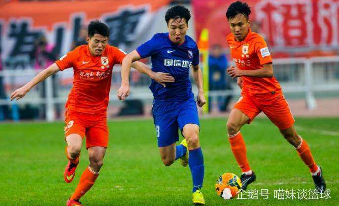 中国男足球员年薪：郑智1000万，武磊800万，那外援艾克森呢？(5)