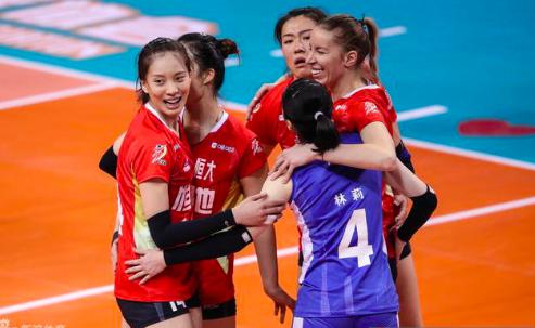 大冷门，中国女排两大世界冠军＋双外援被淘汰，64岁女排教父道歉(1)