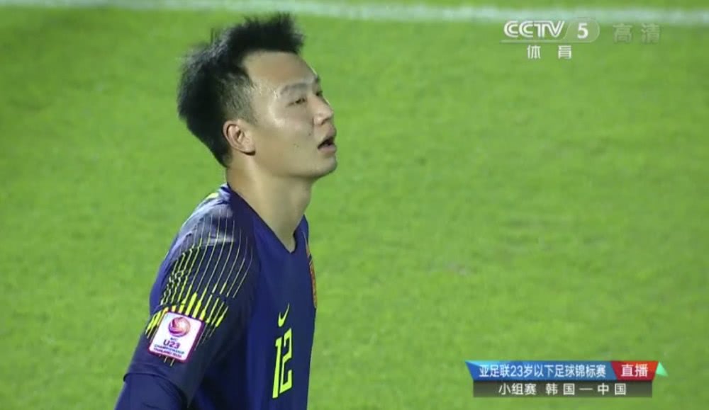 中国国奥0-1遭韩国绝杀！球员目光呆滞＋仰天长叹，郝伟低头不语(6)