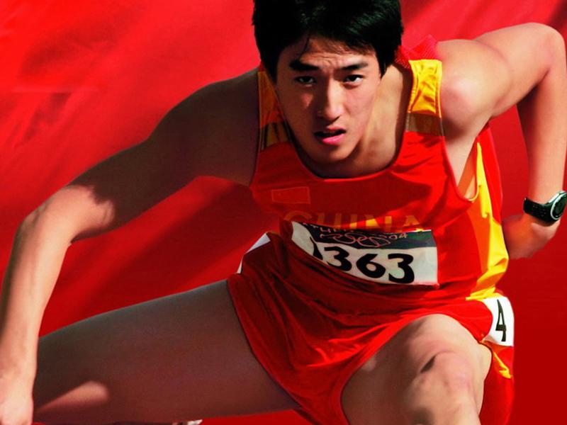 13秒37！谢文骏110米栏夺冠，追平刘翔3连冠纪录，创赛季最好成绩(3)