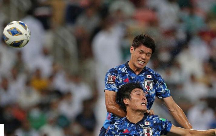 欧洲球员不是神话，靠乌龙大礼，日本男足2-1艰难战胜澳大利亚(2)