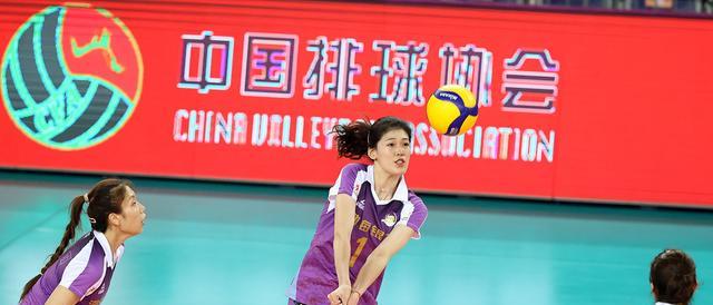 网友认为中国女排的关键球员是位美女接应，球迷：李盈莹也很重要(5)