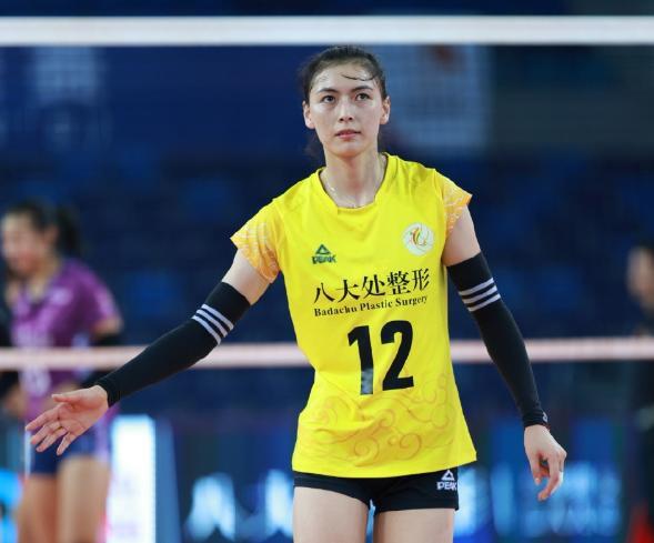 中国女排16人出征国家联赛 四名新人仅缪伊雯入选(1)