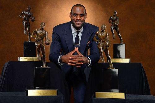 NBA历史最没争议的5大MVP：詹姆斯上榜，1人创神迹(2)