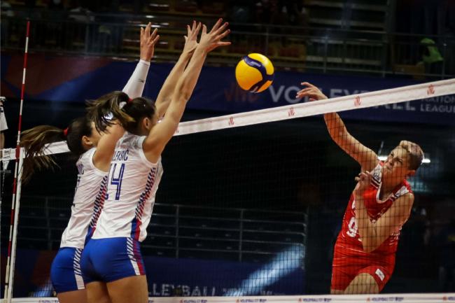 国家联赛塞尔维亚女排3-2挫土耳其 涉险斩获第5胜(1)