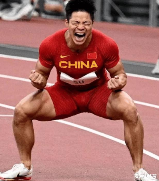 中国体坛肌肉最强5人！张伟丽腹肌如搓衣板 苏炳添大腿比腰粗(3)