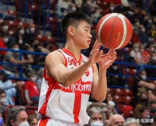 中国小将闪耀意大利，下一个进NBA的球员？他有别人没有的优势(7)