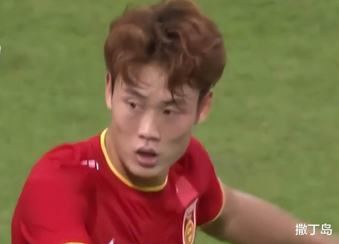 东亚杯中韩战全场评分：两将合格全队低迷，三条线一无是处(1)