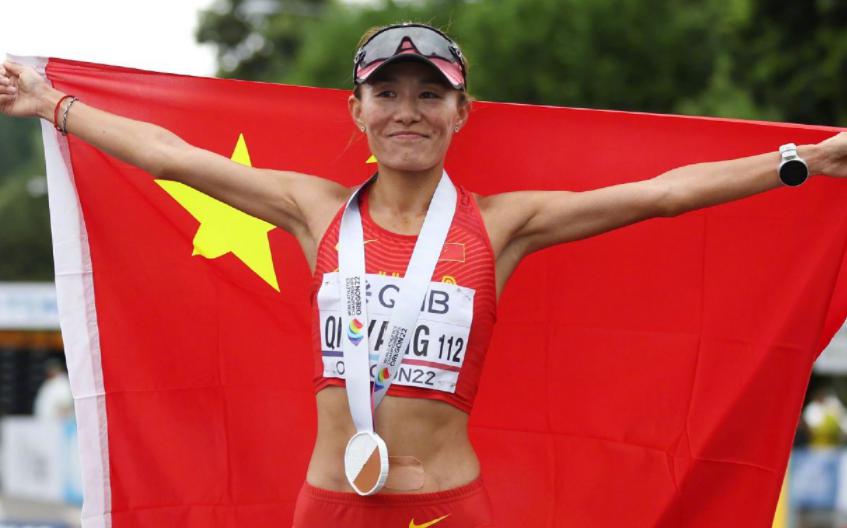 中国田径再迎喜讯：31岁老将刷新亚洲纪录夺铜！世锦赛豪取4奖牌(3)