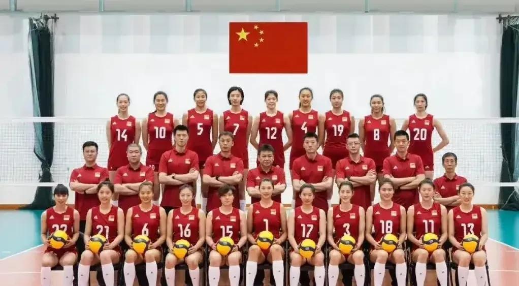 中国女排最新消息：2名球员提前回联赛训练基地，蔡斌放狠心(1)