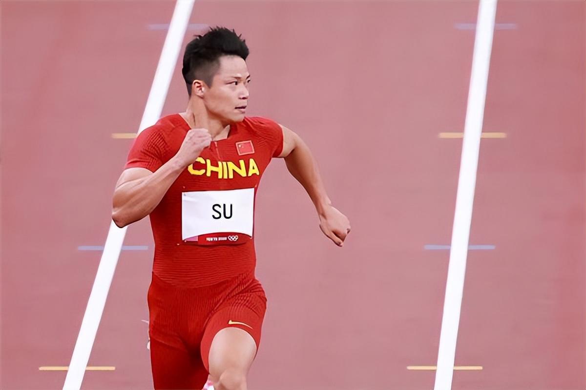 10秒85！排名第10，创中国男子百米赛季新低，隔空输给35岁老将！(4)