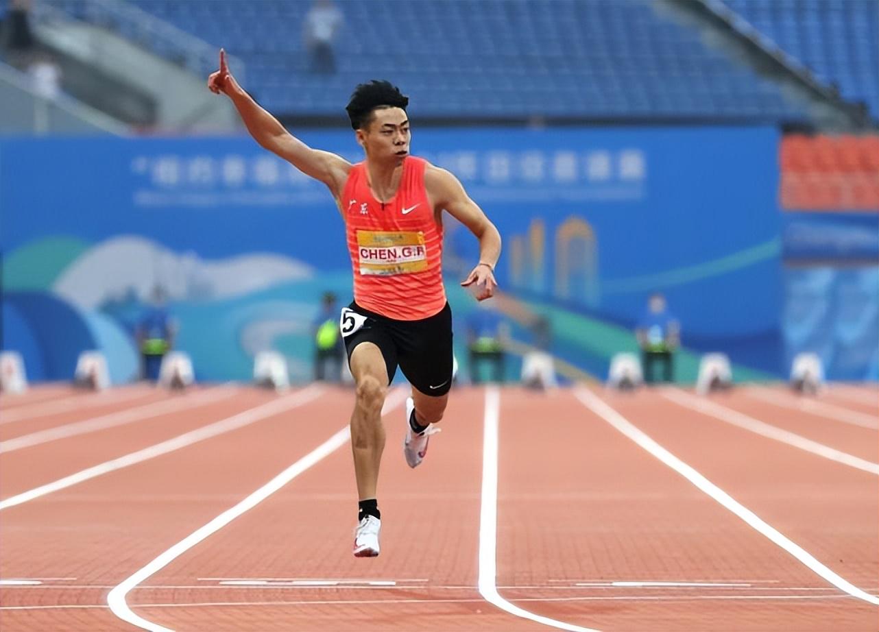 10秒85！排名第10，创中国男子百米赛季新低，隔空输给35岁老将！(5)