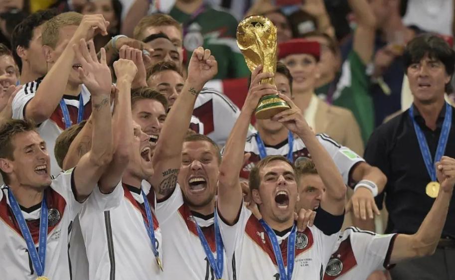 小新或迎个人最后一届世界杯，德国队豪阵能否助他再捧大力神杯？(1)