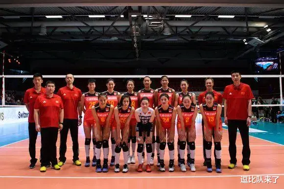 中国女排18名球员备战世锦赛，按照惯例只有14人能去，哪4人会被淘汰？(1)