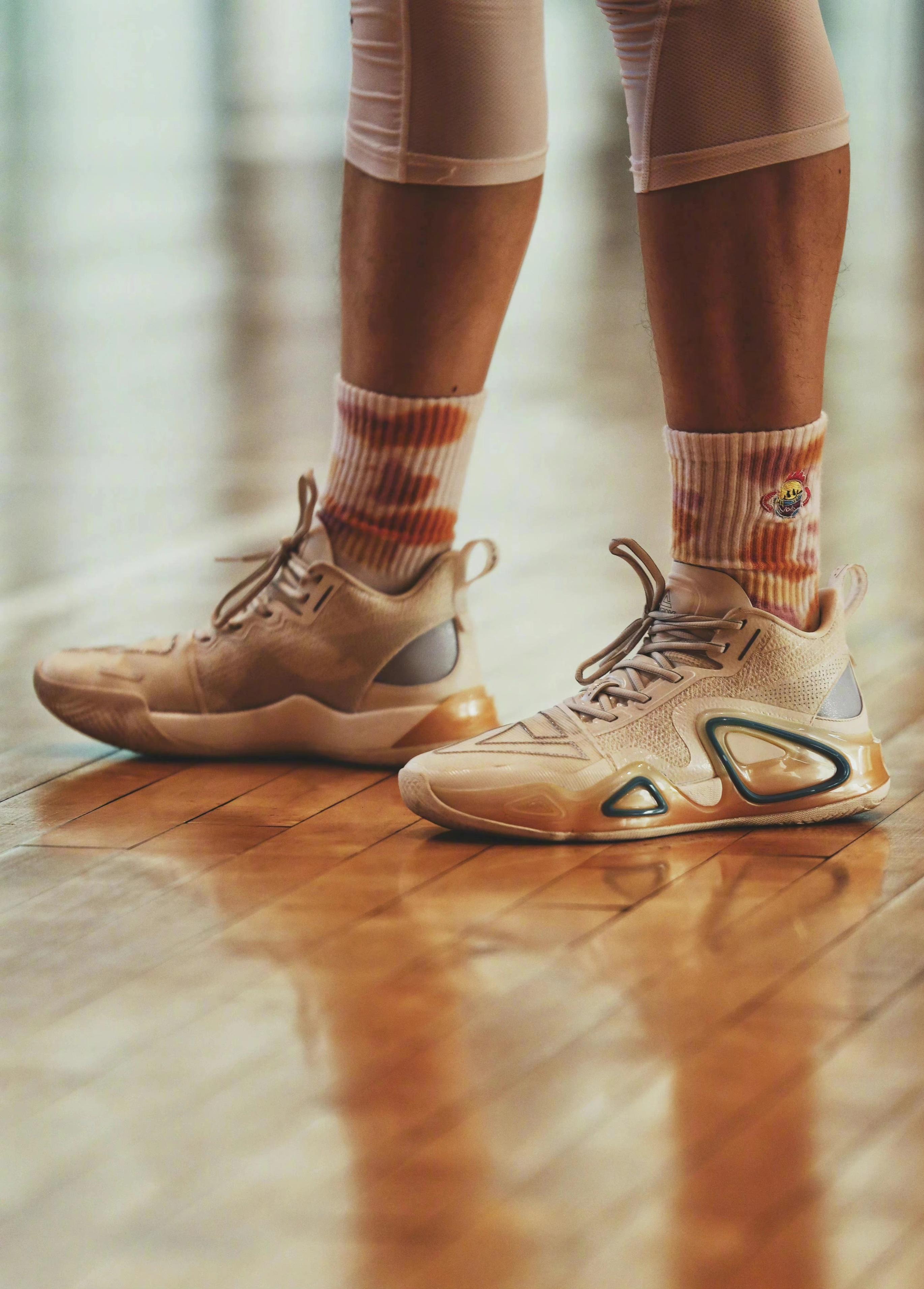 匹克态极大三角2代篮球鞋细节图曝光！维金斯签名球鞋的替代品(4)