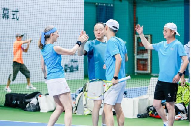 清华EMBA网球团体邀请赛南京站开赛 32支队伍参赛(3)