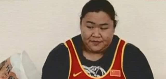 2004年，唐功红冒死为国夺冠后，却突然“销声匿迹”，如今怎样了(4)